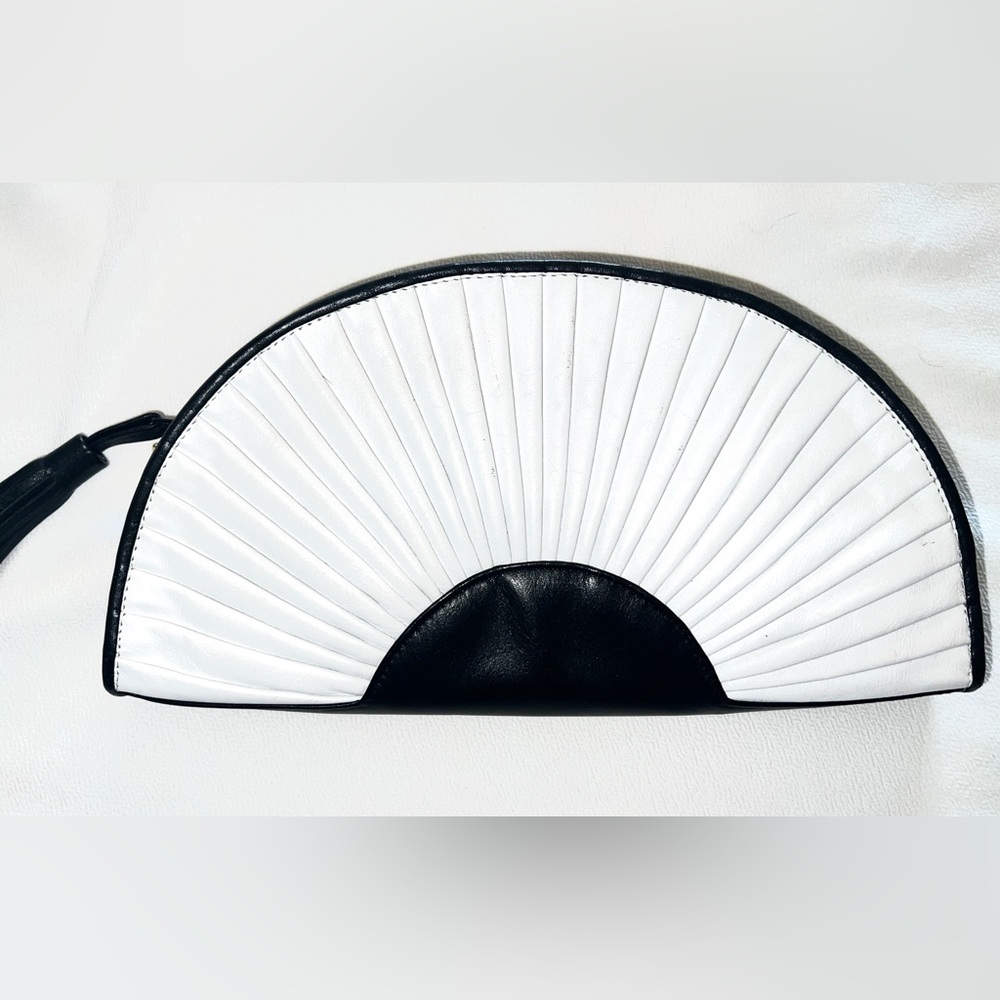 VINTAGE BRIO FAN CLUTCH/PURSE